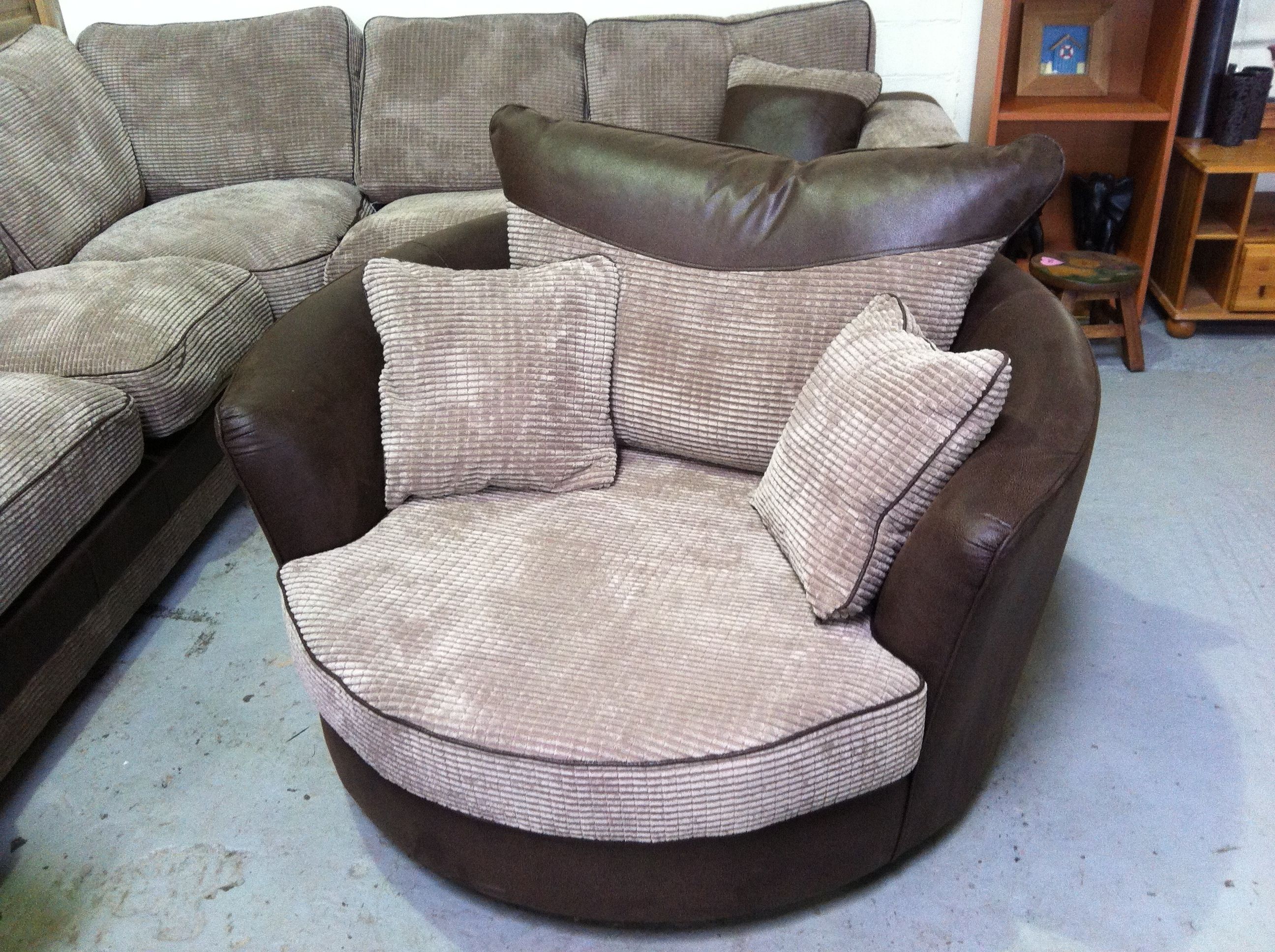 Featured Photo of 2024 Latest Spinning Sofa Chairs