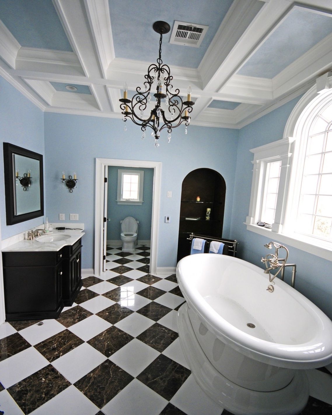Fashionable Bathroom Chandeliers In Bathroom Ideas: Bathroom Chandeliers With Black And White Tiles (View 13 of 15)