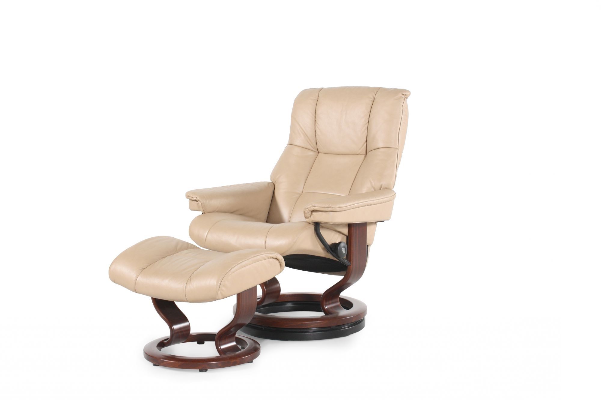 Mathis Brothers Chaise Lounge Chairs Regarding Fashionable Ekornes Mayfair Paloma Sand Chair And Ottoman (View 1 of 15)