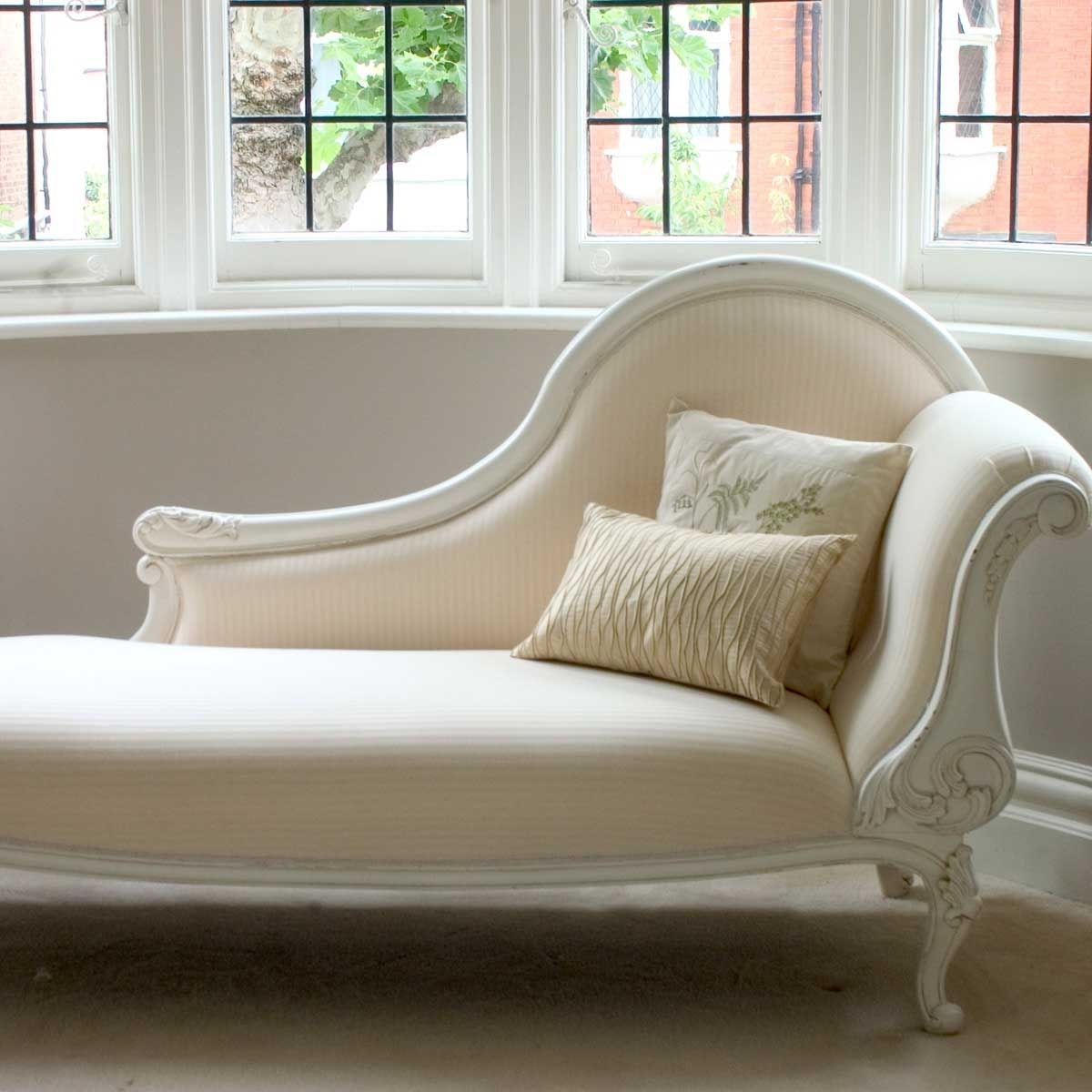 Featured Photo of 15 Photos Bedroom Chaise Lounges