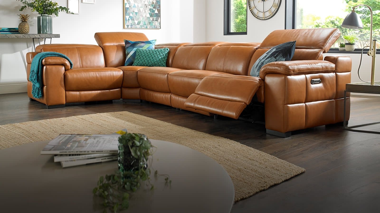 Featured Photo of 15 Best Ideas Leather Corner Sofas