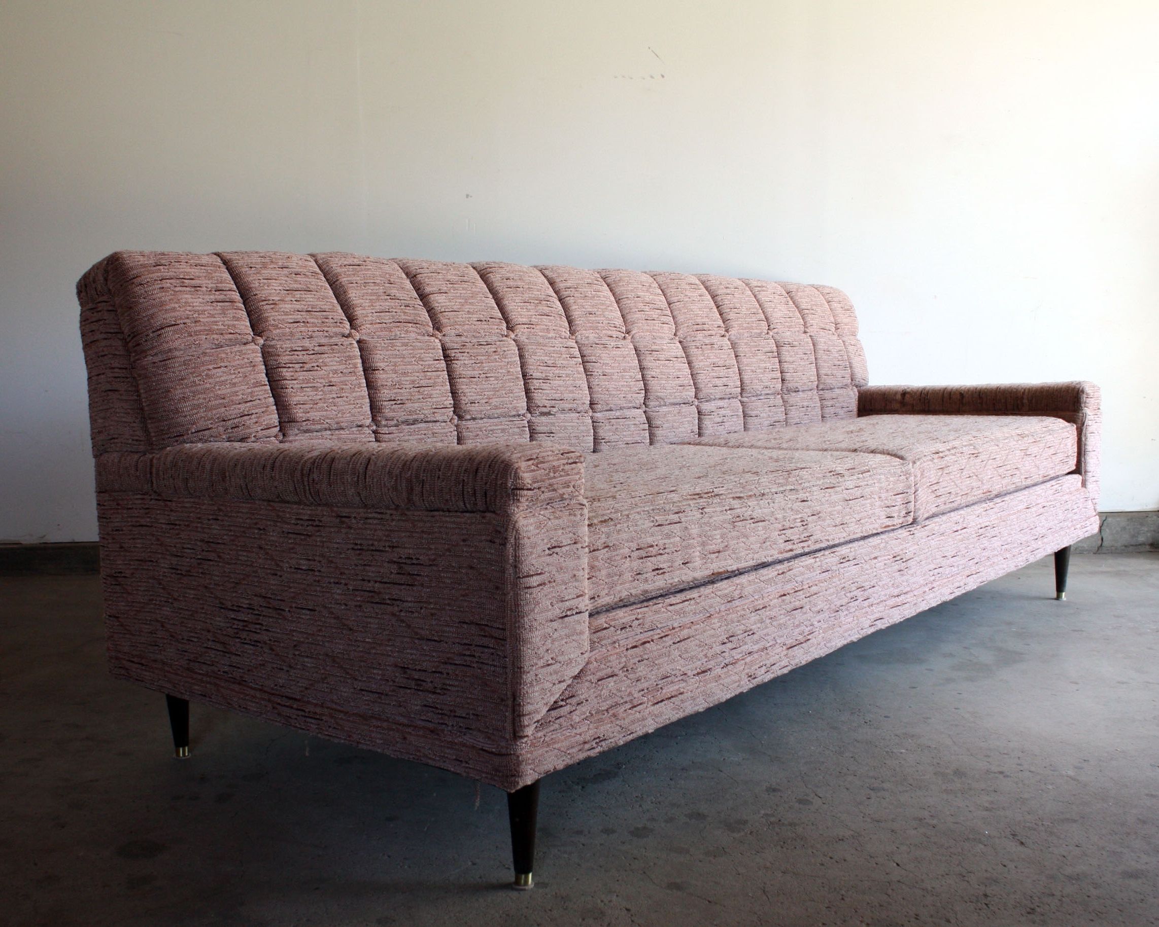Trendy Kijiji Kitchener Sectional Sofas With Regard To Furniture : Green Tufted Chaise Lounge Furniture Making Ottawa (View 14 of 15)