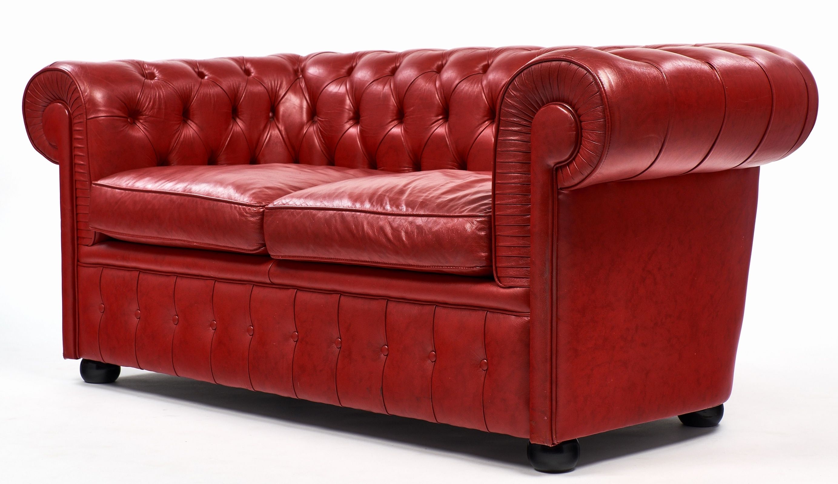 Vintage Chesterfield Sofas Throughout Latest Inspirational Red Chesterfield Sofa 2018 – Couches And Sofas Ideas (View 13 of 15)