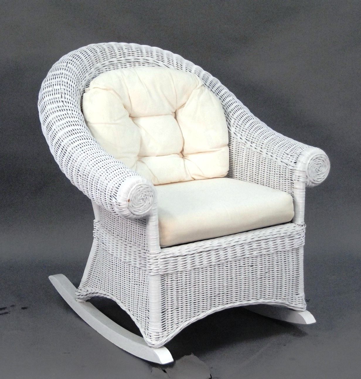 Choosing A White Wicker Rocking Chair – Http://www (View 1 of 15)