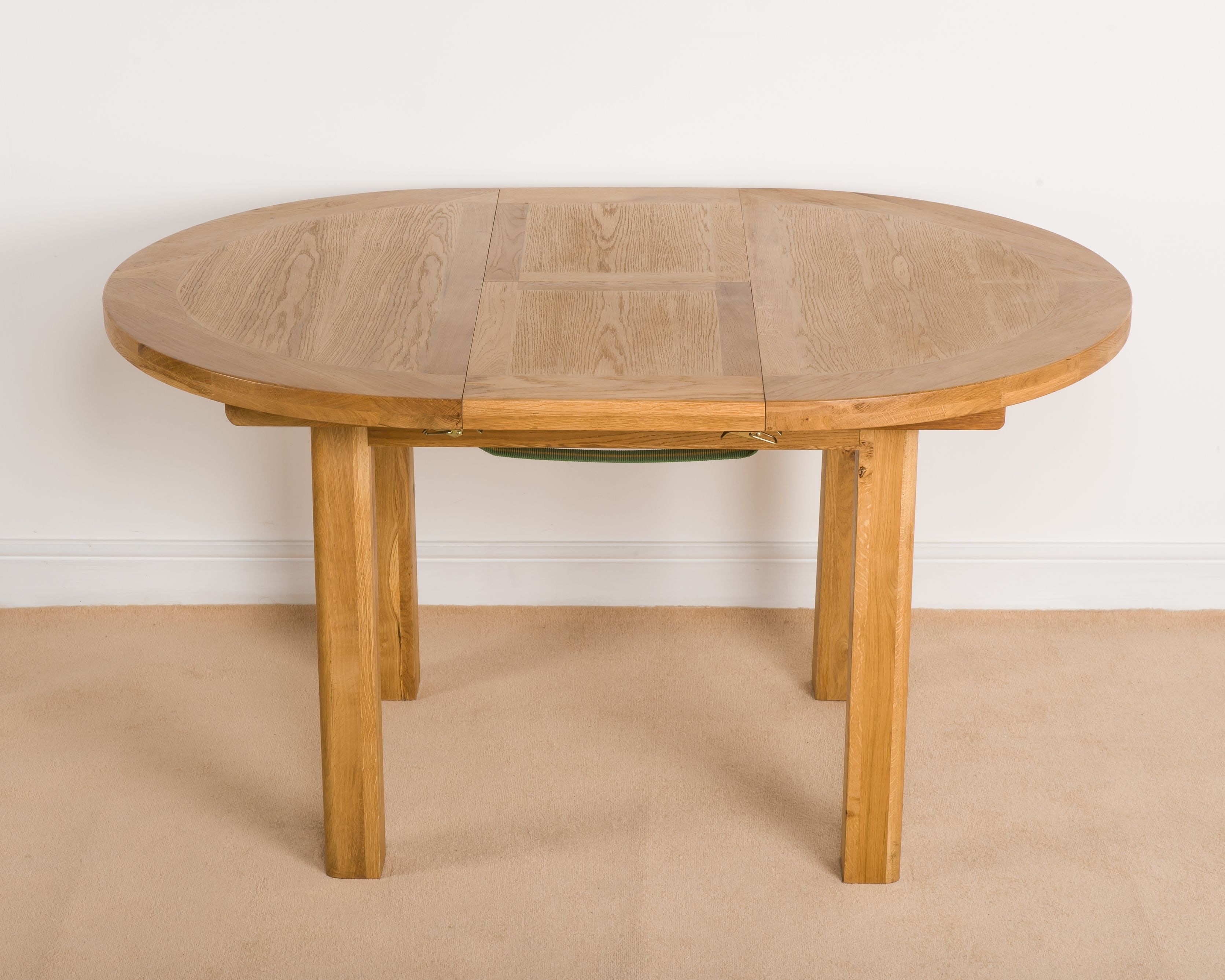 Latest Round Extending Dining Tables With Regard To Shrewsbury Solid Chunky Wood Rustic Oak Round Extending Dining Table (View 8 of 25)