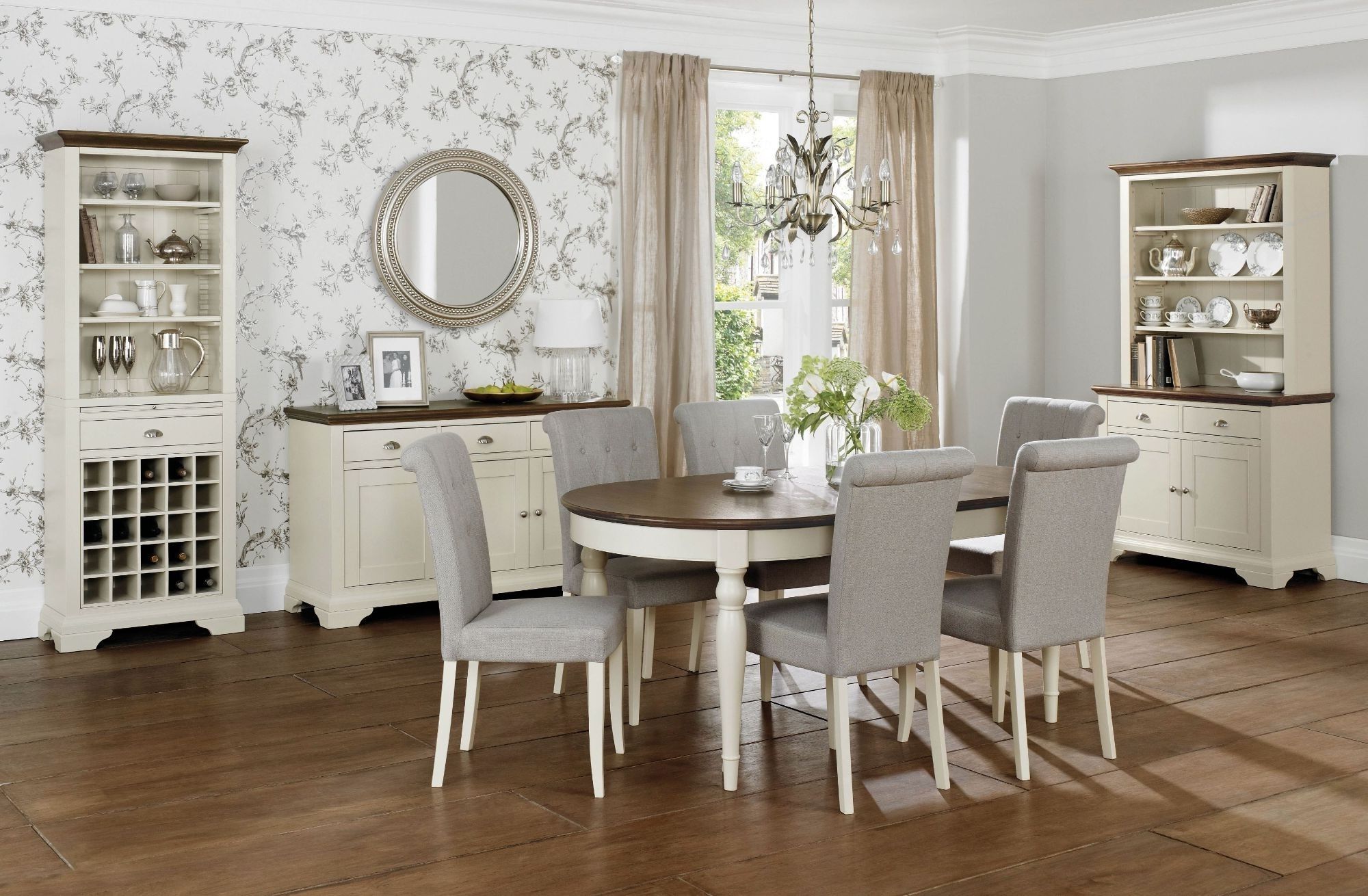 Featured Photo of 2024 Latest Oval Extending Dining Tables and Chairs