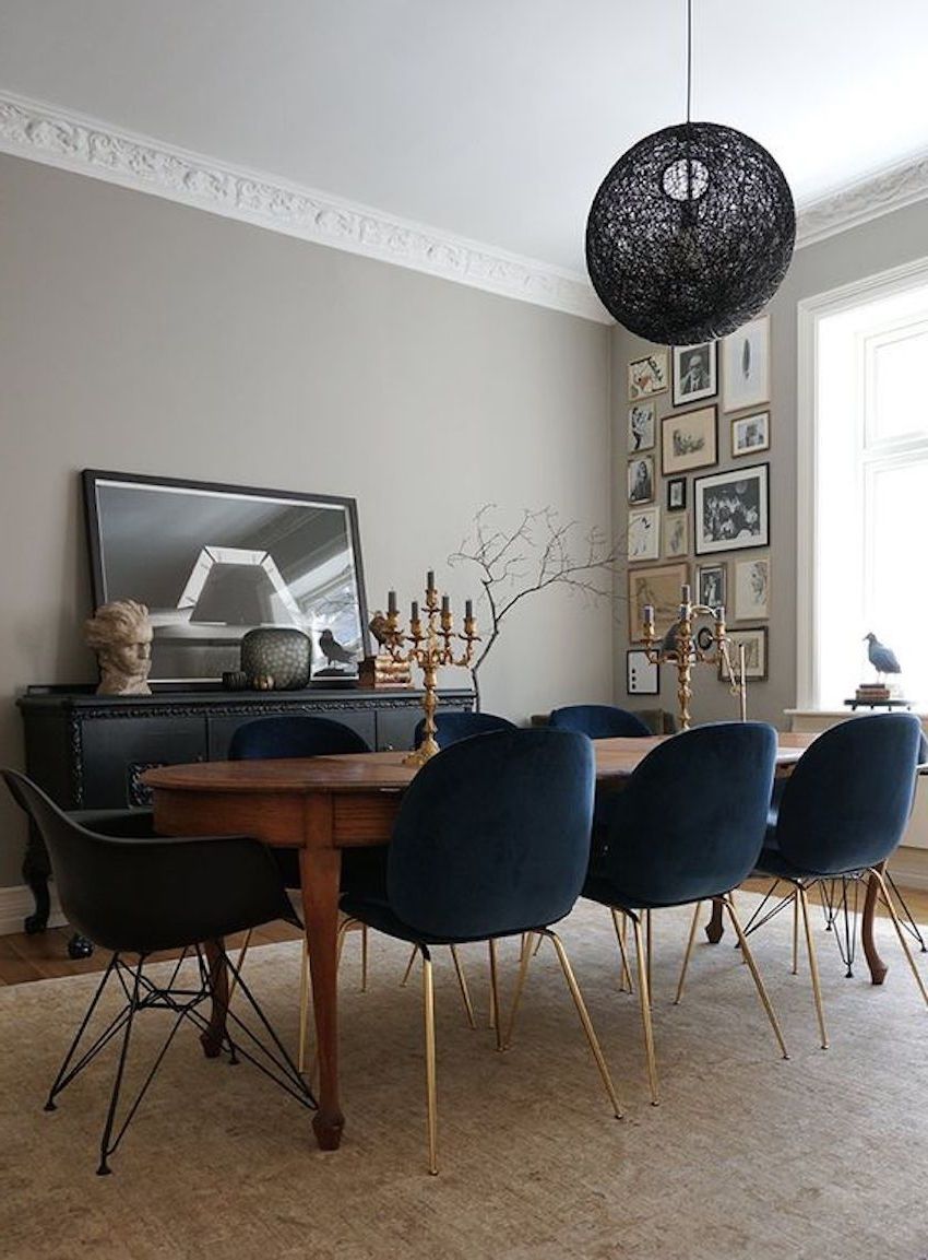 Oval Throughout Well Known Modern Dining Tables And Chairs (View 14 of 25)