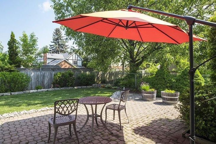 Trendy 10 Best Cantilever Umbrellas In 2019: A Complete Guide And Reviews Within Maidenhead Cantilever Umbrellas (View 9 of 25)