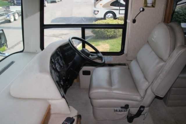 1998 Used Safari Continental Panther 425 Class A In Inside 2017 Panther Black Leather Dual Power Reclining Sofas (View 9 of 15)