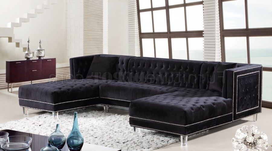 Moda Sectional Sofa 631 In Black Velvet Fabricmeridian Inside Most Up To Date Wynne Contemporary Sectional Sofas Black (Photo 8 of 25)