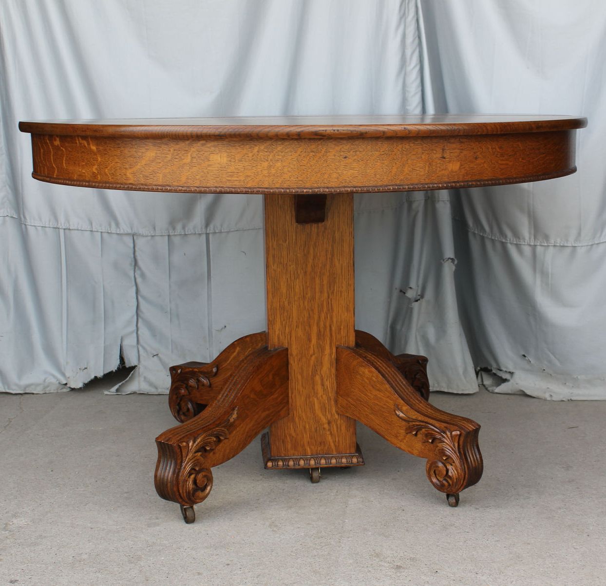 Antique Round Oak Dining Table (View 10 of 15)