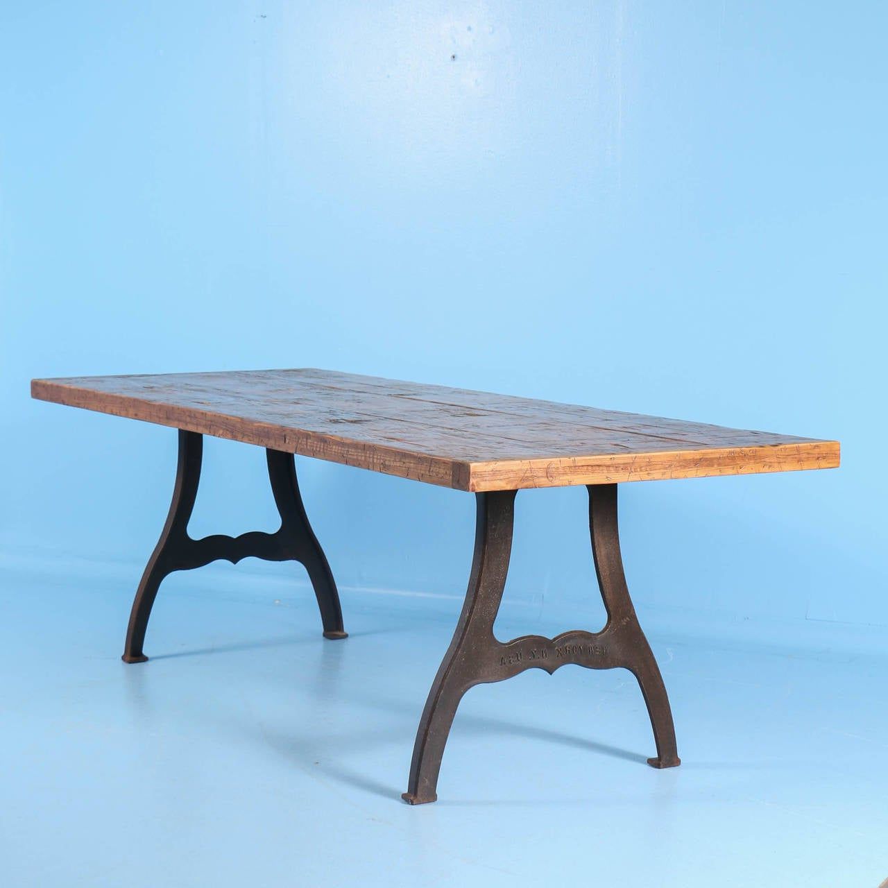 Best And Newest Vintage Industrial Look Dining Table From Reclaimed Wood Pertaining To Reclaimed Teak And Cast Iron Round Dining Tables (View 9 of 15)