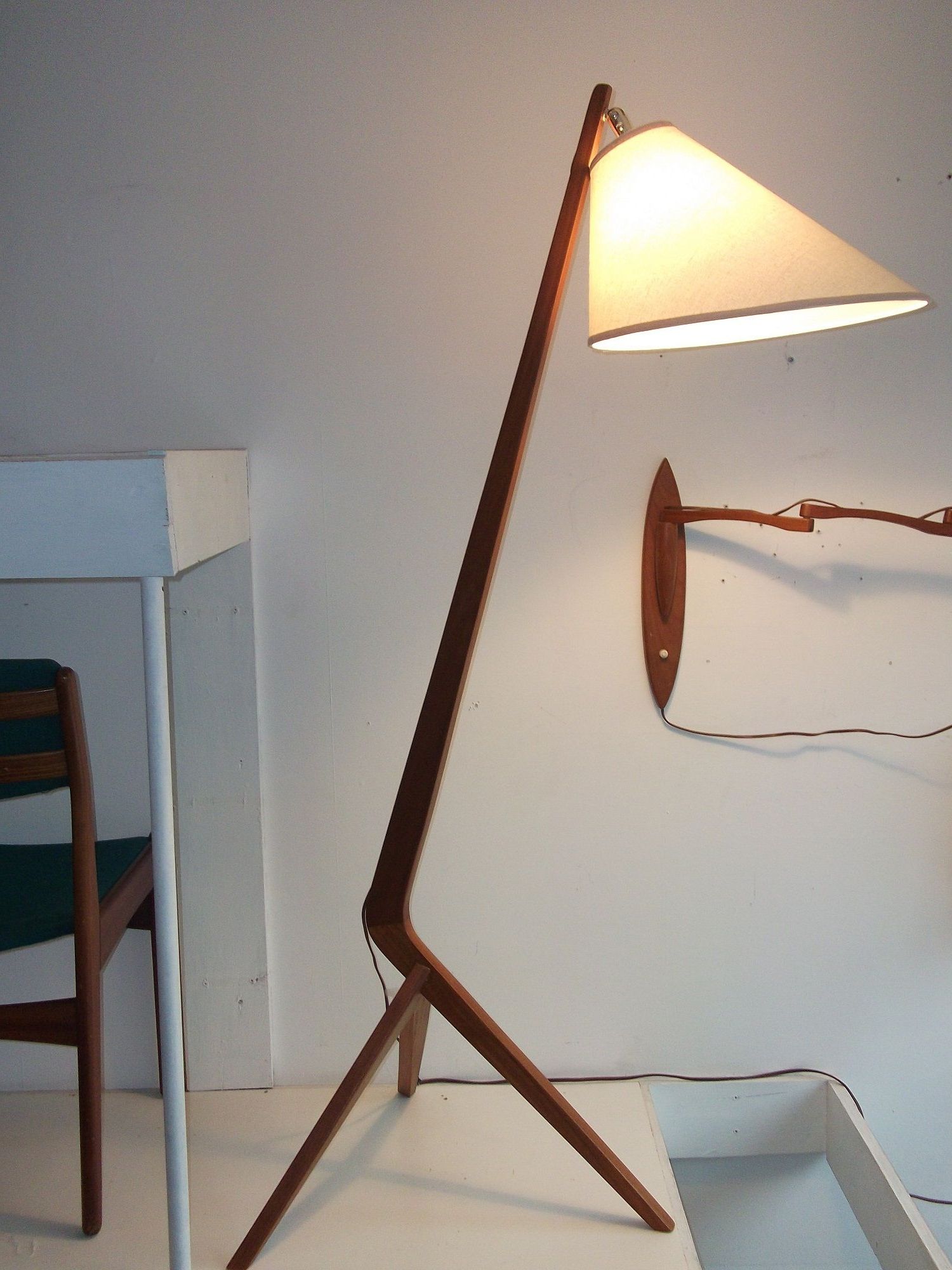 Trendy Mid Century Standing Lamps For Mid Century Floor Lamps – Ideas On Foter (View 2 of 15)