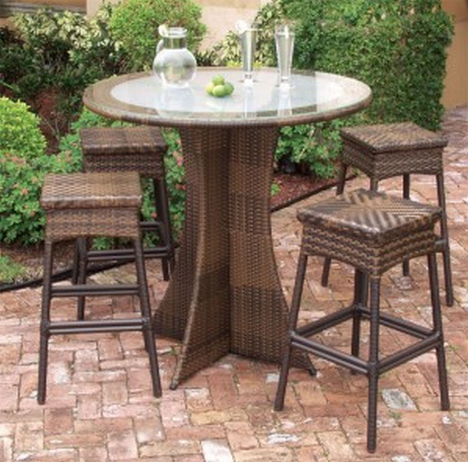 Most Popular Outdoor Half Round Coffee Tables For 5 Classy Outdoor Coffee Table Ideas (View 4 of 15)