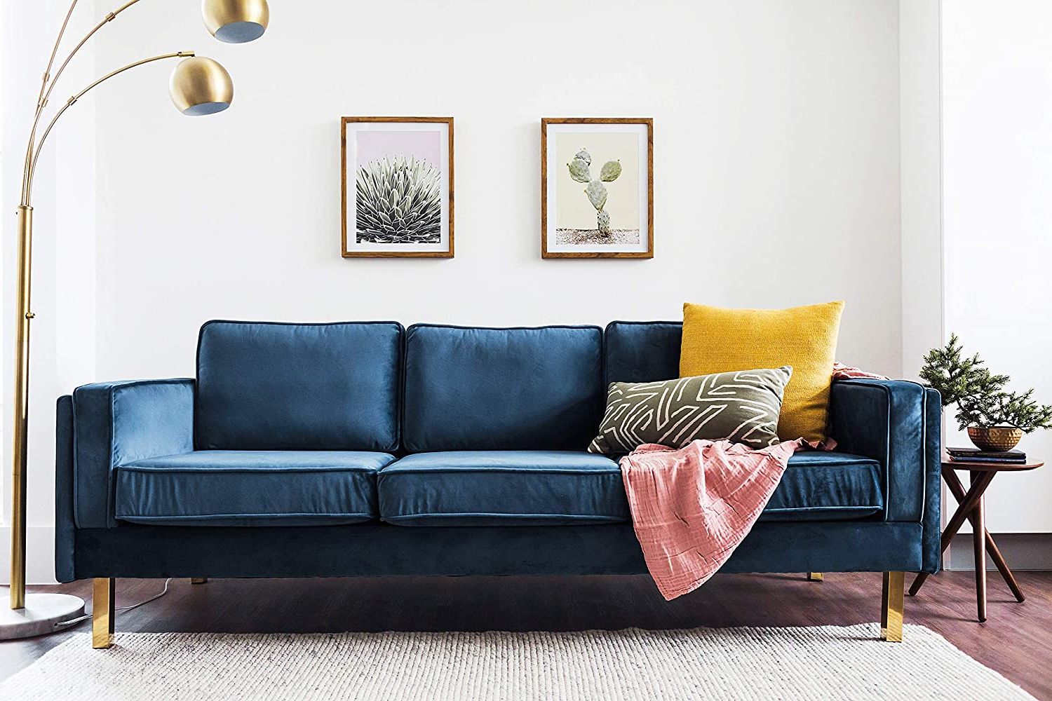 Sofas In Blue Intended For Famous Blue Velvet Sofas With Creative Living Room Decor Ideas (View 8 of 15)